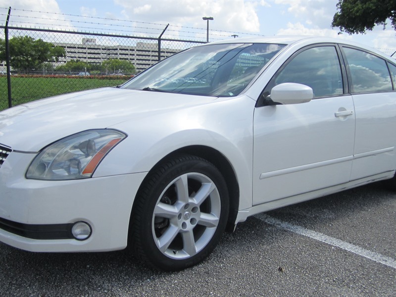 2005 Nissan Maxima SL for sale by owner in FORT LAUDERDALE