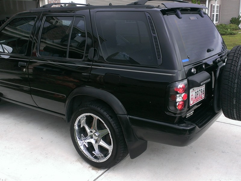1997 Nissan Pathfinder for sale by owner in CHARLESTON