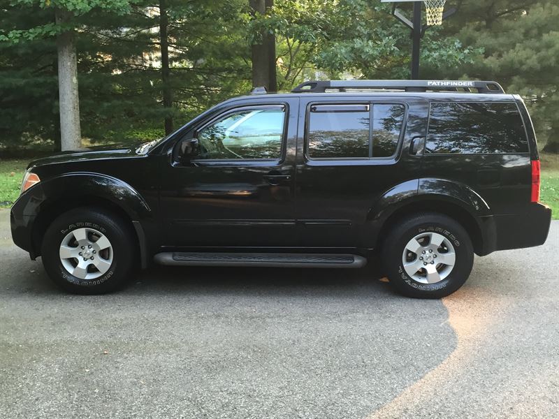 2005 Nissan Pathfinder for sale by owner in STRATFORD