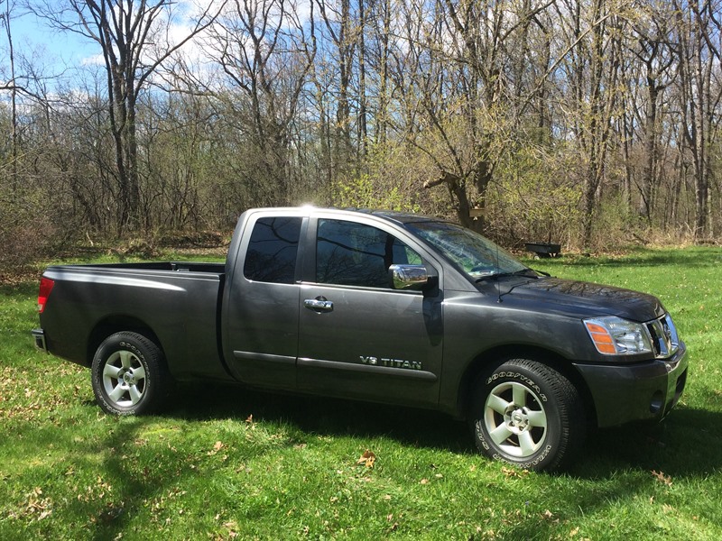 2005 Nissan Titan for sale by owner in ANN ARBOR