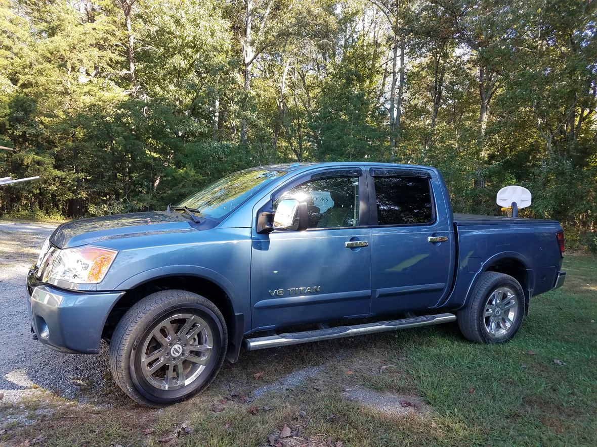 2012 Nissan Titan for sale by owner in Earlysville