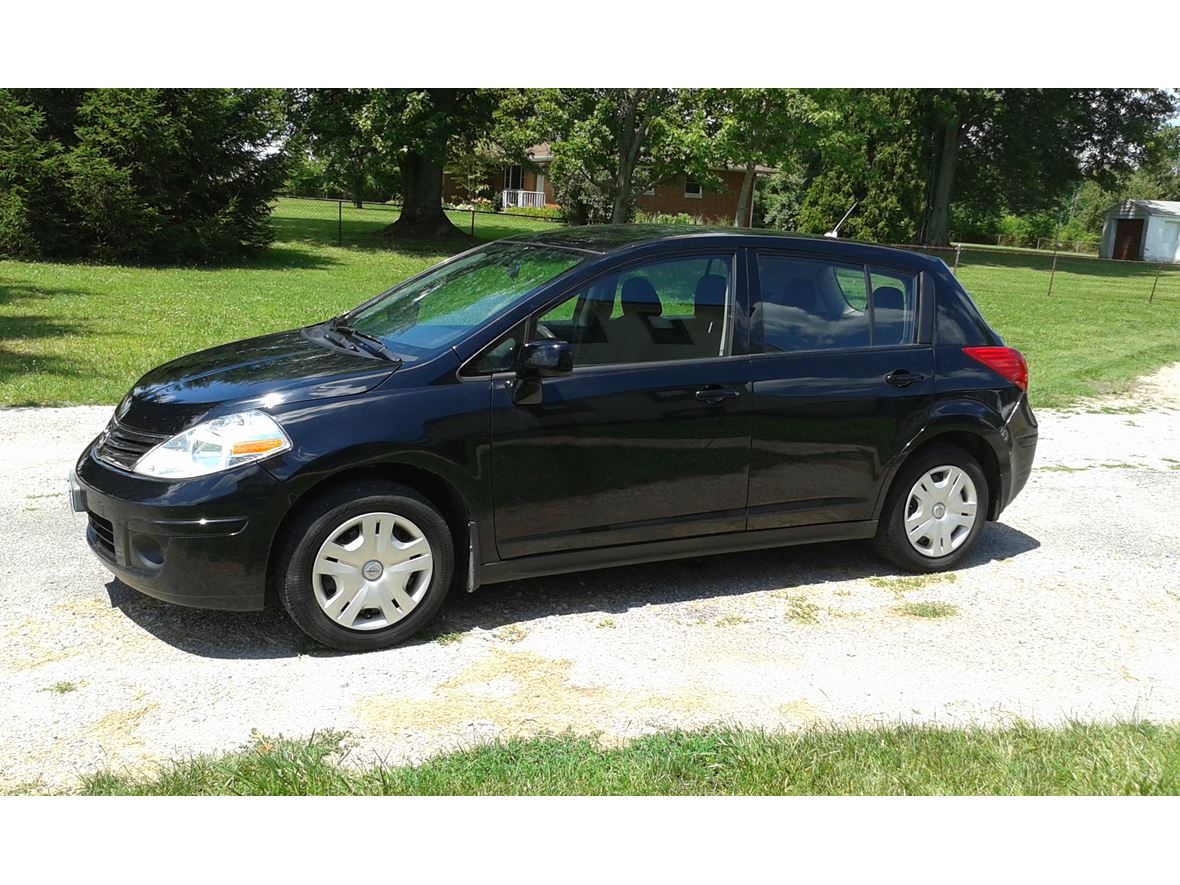 2011 Nissan Versa for sale by owner in Pataskala