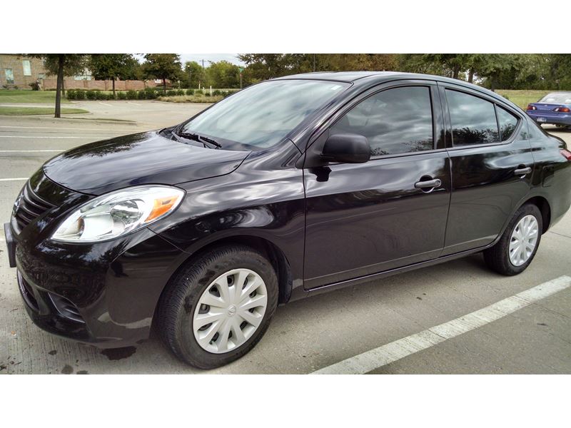 2013 Nissan Versa for sale by owner in MCKINNEY