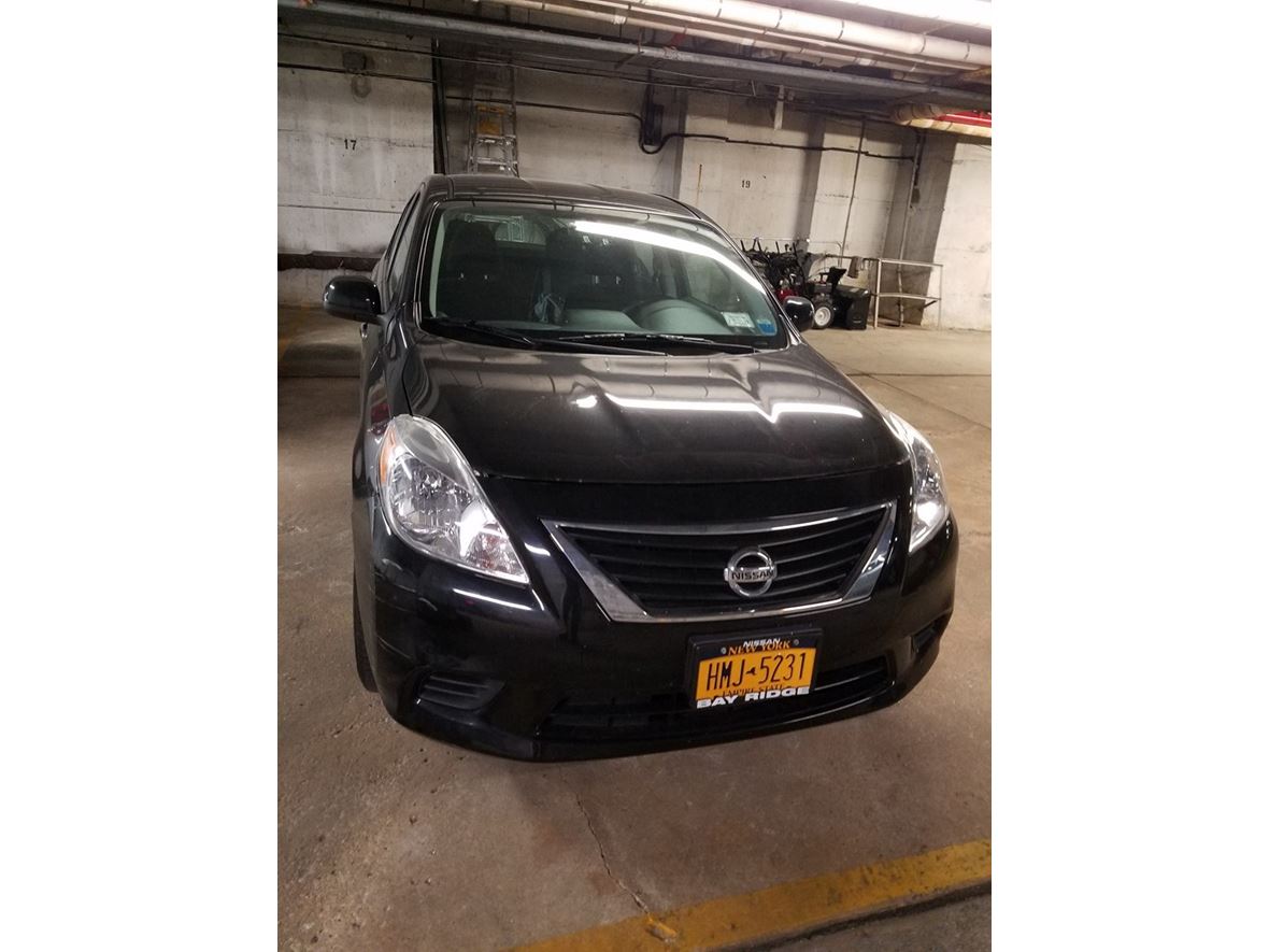 2013 Nissan Versa for sale by owner in Brooklyn
