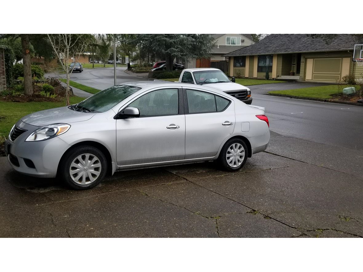 2013 Nissan Versa for sale by owner in Portland