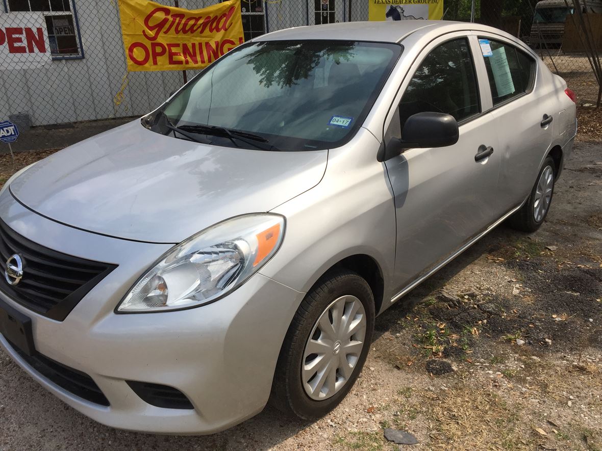 2014 Nissan Versa for sale by owner in Humble
