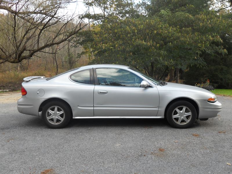2002 Oldsmobile Alero for sale by owner in NORTHAMPTON