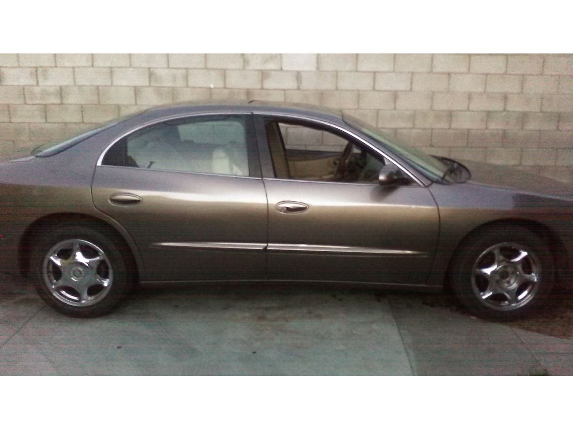 2001 Oldsmobile Aurora for sale by owner in LOS ANGELES