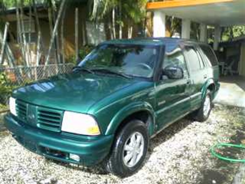 2000 Oldsmobile Bravada for sale by owner in HOLLYWOOD
