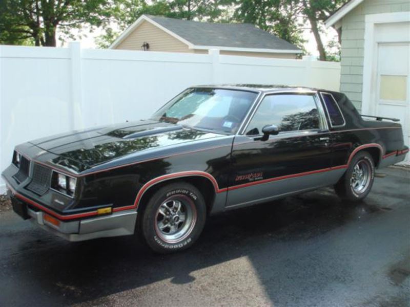 1983 Oldsmobile Cutlass for sale by owner in LEONIA