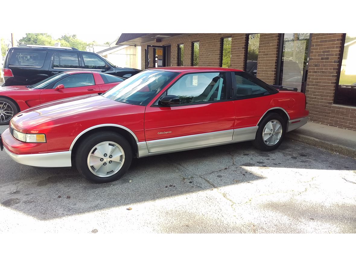 1990 Oldsmobile Cutlass Supreme for sale by owner in Winder