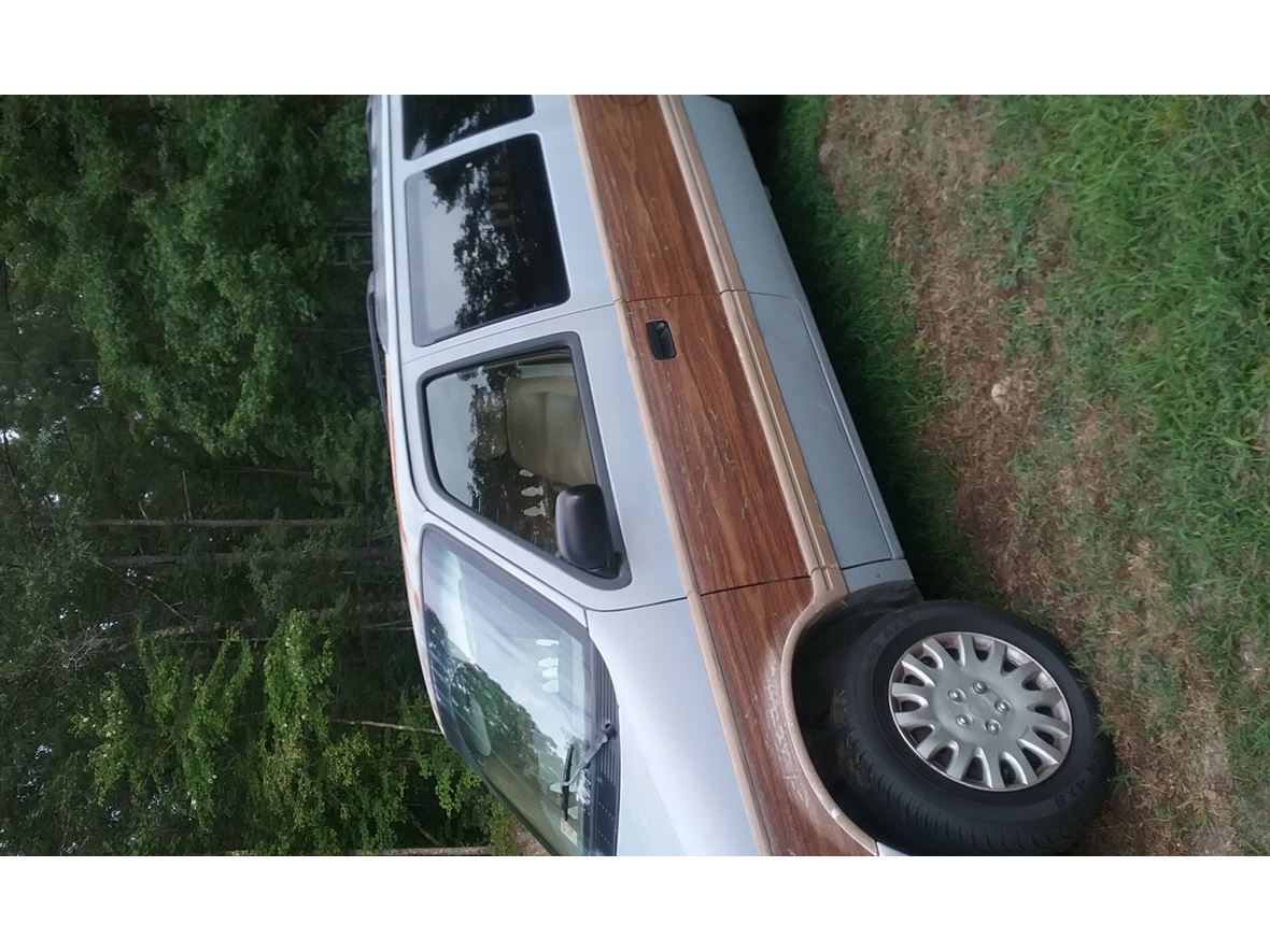 1993 Plymouth Grand Voyager for sale by owner in Ivor