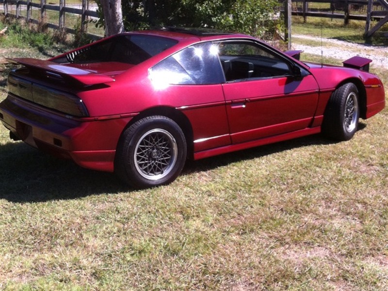 1986 Pontiac Fiero for sale by owner in BURLESON
