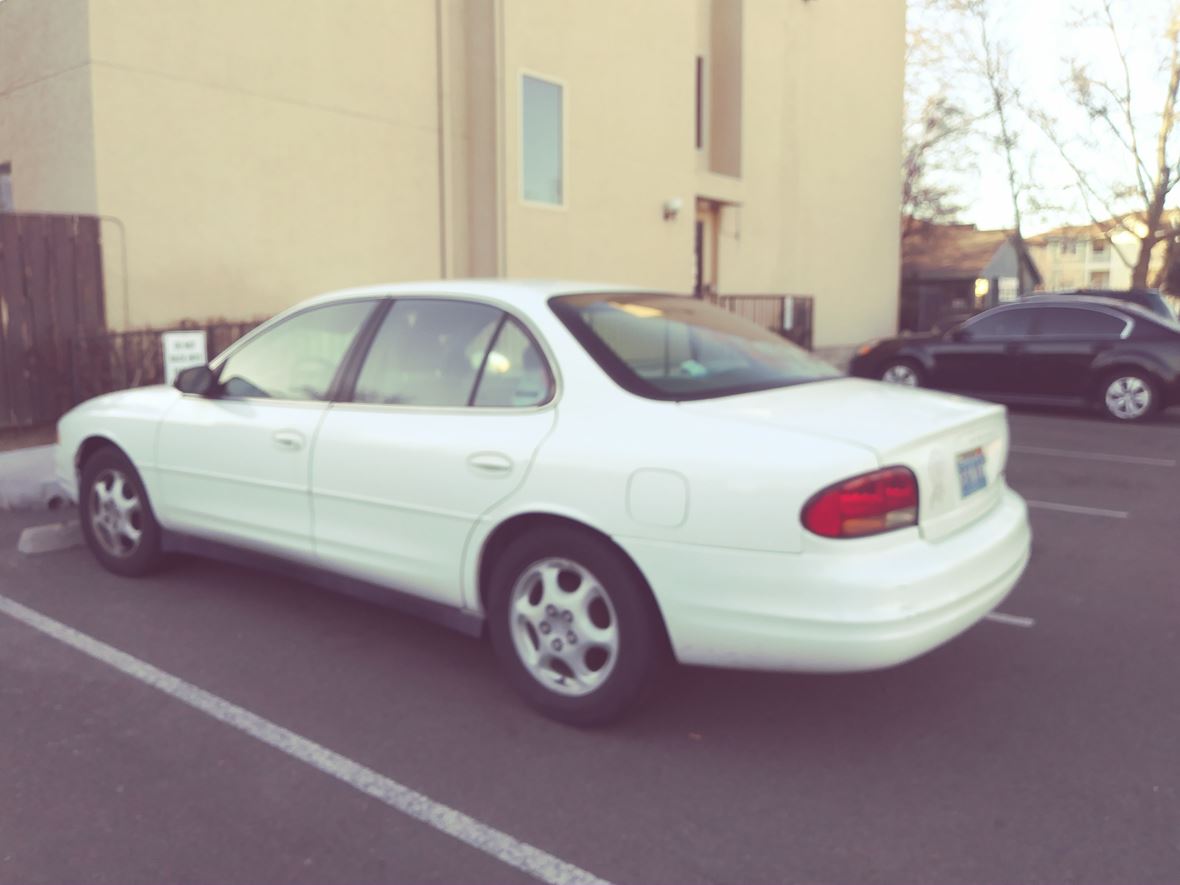 2000 Pontiac Intrigue for sale by owner in Reno