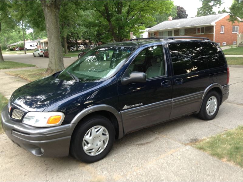 2002 Pontiac Montana for sale by owner in Madison Heights