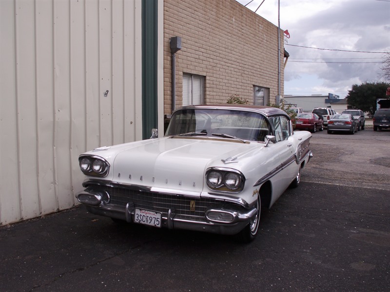 1958 Pontiac starchief for sale by owner in PASO ROBLES