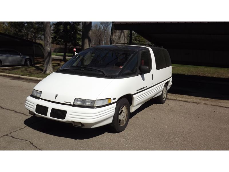 1992 Pontiac Trans Sport for sale by owner in Clinton Township