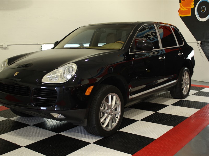2004 Porsche Cayenne for sale by owner in MIAMI