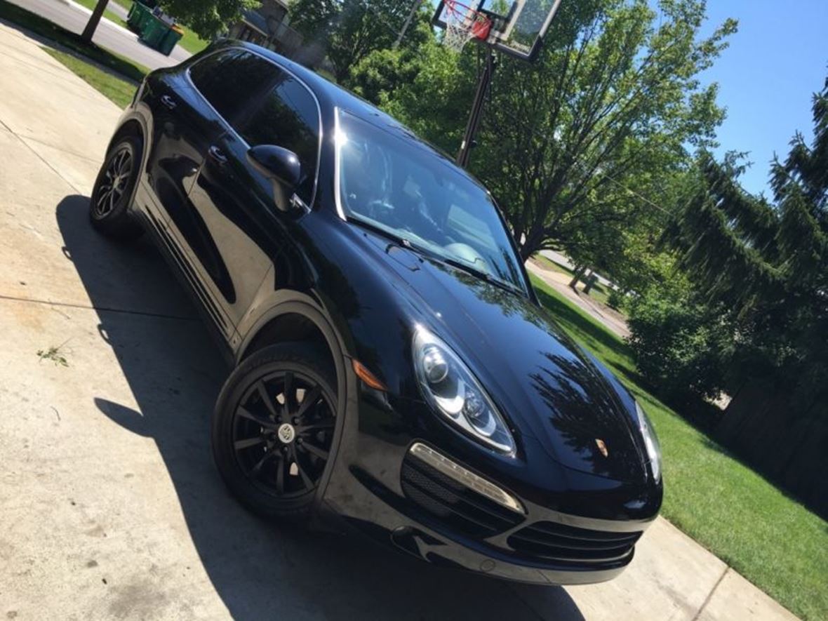 2011 Porsche Cayenne for sale by owner in Chicago