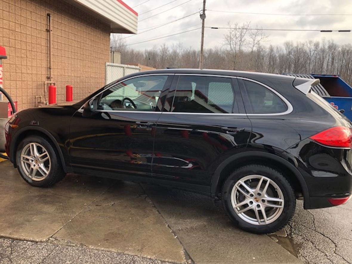 2014 Porsche Cayenne for sale by owner in Mentor
