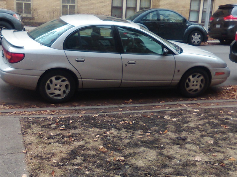 2001 Saturn L for sale by owner in CHICAGO