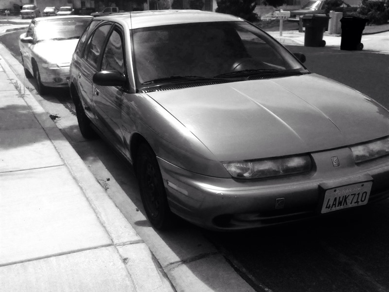 1998 Saturn sw for sale by owner in VICTORVILLE