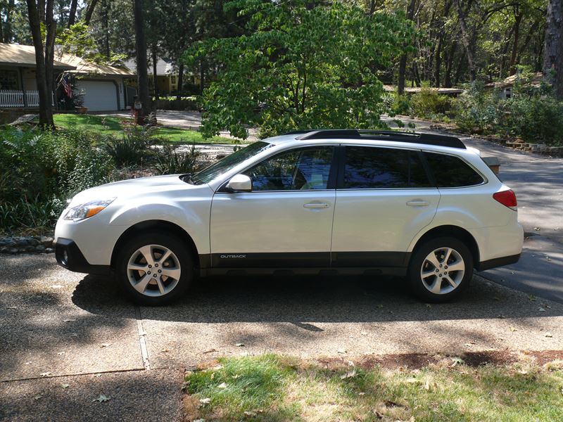 2013 Subaru Outback for sale by owner in Paradise