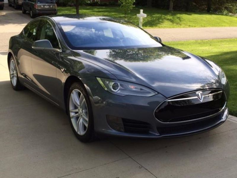 2013 Tesla Model S for sale by owner in Columbus