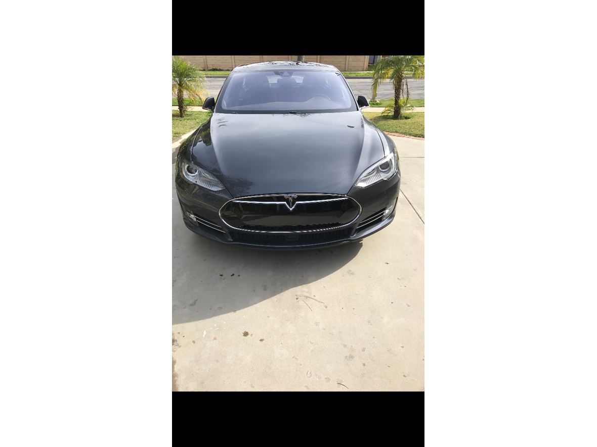 2015 Tesla Model S for sale by owner in Van Nuys