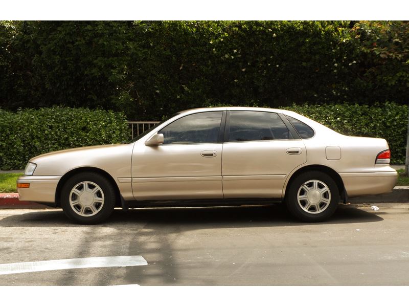 1995 Toyota Avalon for Sale by Owner in Northridge, CA 91328