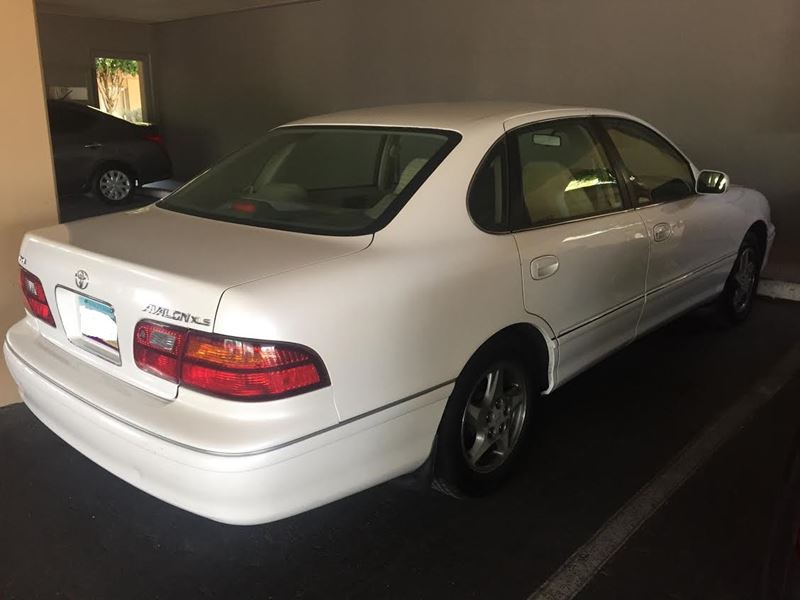 1998 Toyota Avalon for sale by owner in Tempe