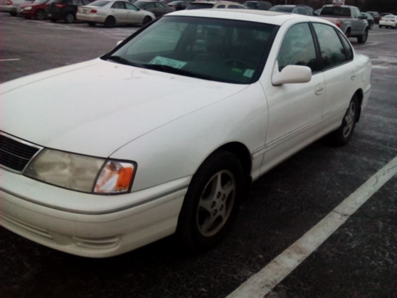 1999 Toyota Avalon for sale by owner in Vernon Hills