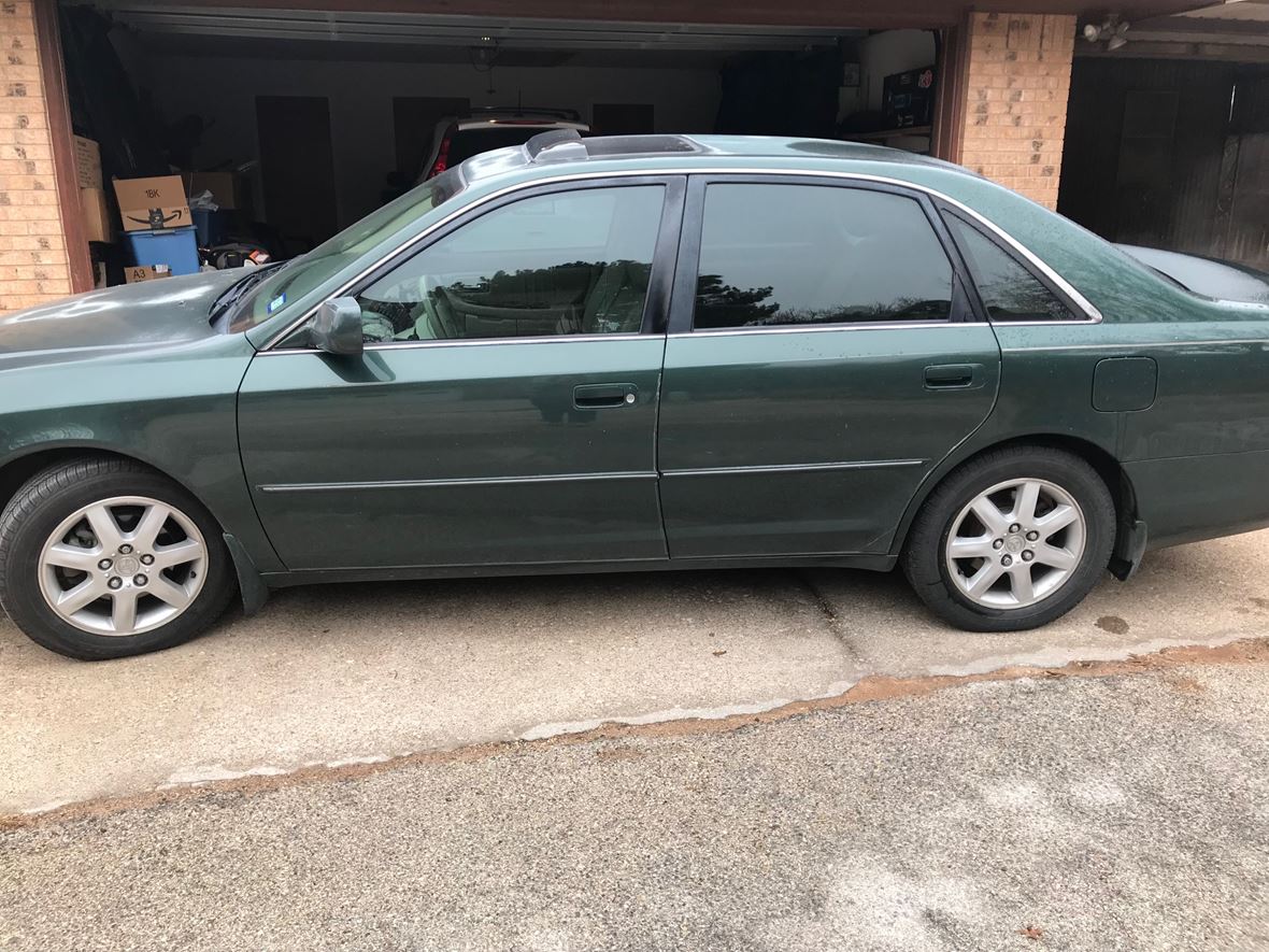 2000 Toyota Avalon for sale by owner in Midland