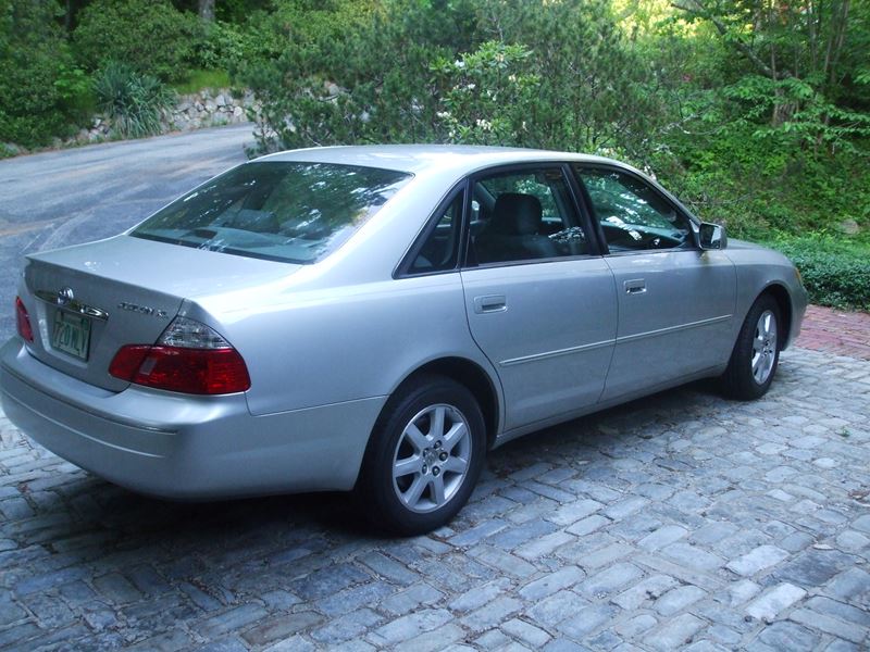 2004 Toyota Avalon for sale by owner in Paxton