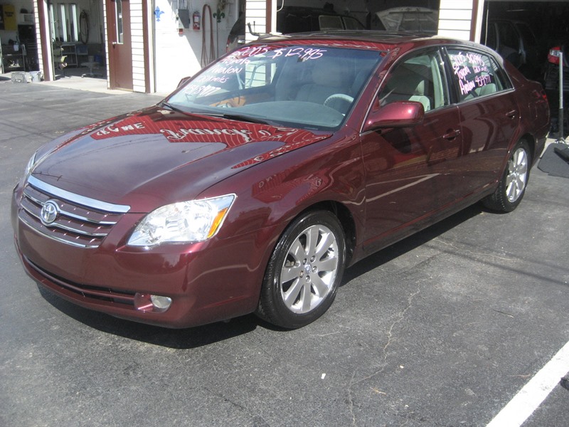 2005 Toyota Avalon for sale by owner in LOUISVILLE