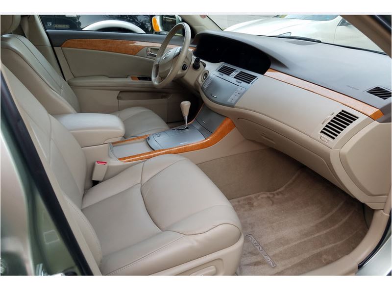 2006 Toyota Avalon for sale by owner in Woburn