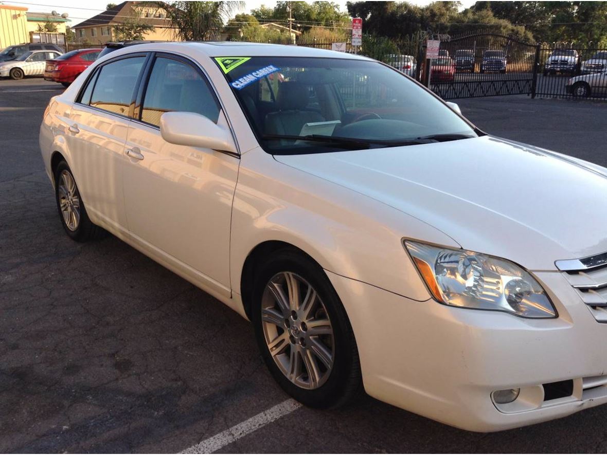 2006 Toyota Avalon for sale by owner in Sacramento