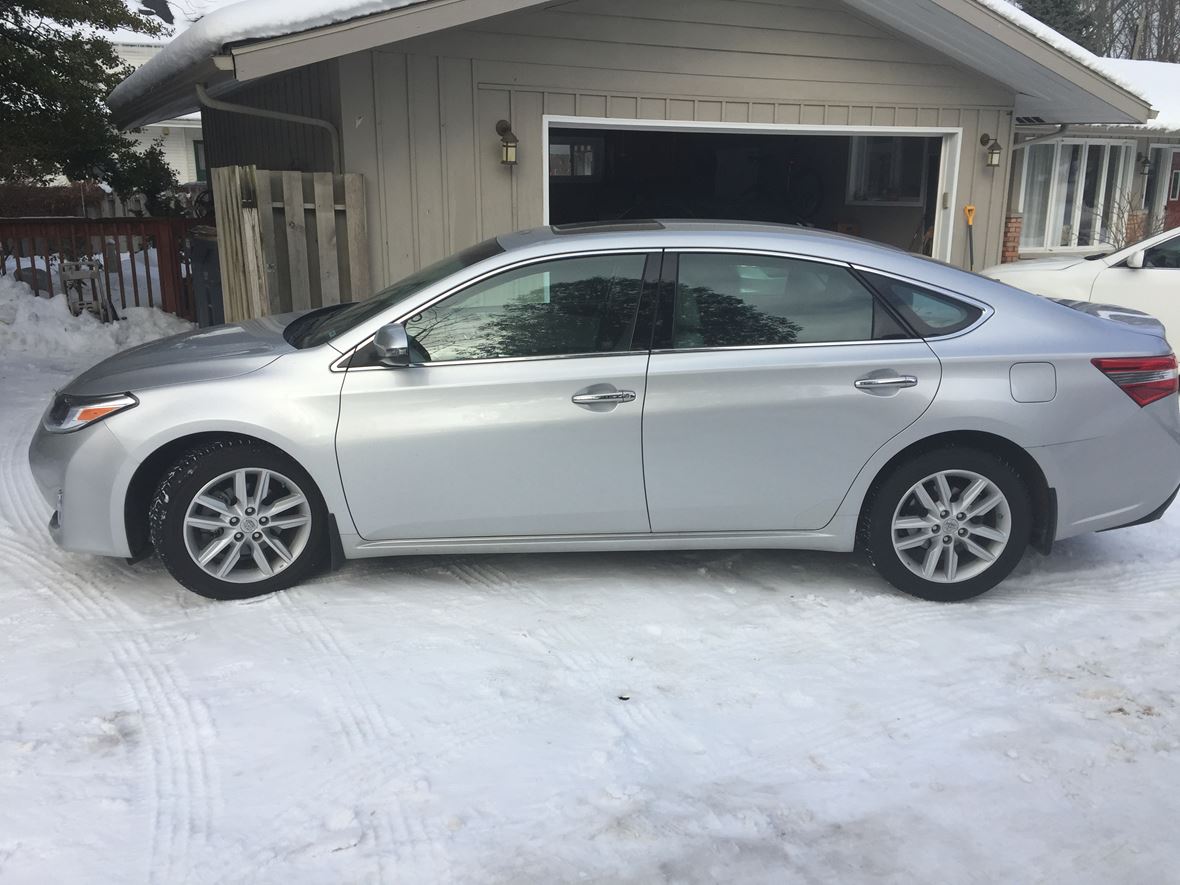 2013 Toyota Avalon for sale by owner in Saint Joseph