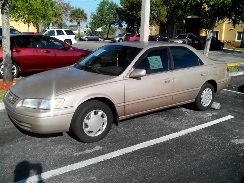 1998 Toyota Camry for sale by owner in ROYAL PALM BEACH