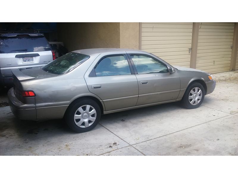 1998 Toyota Camry for sale by owner in Pasadena