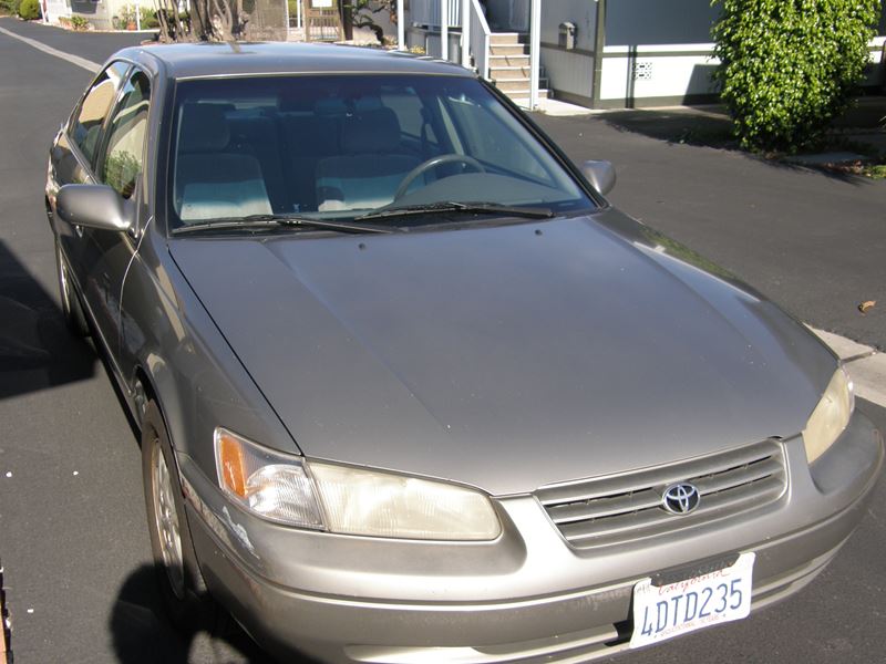 1999 Toyota Camry for sale by owner in GARDENA
