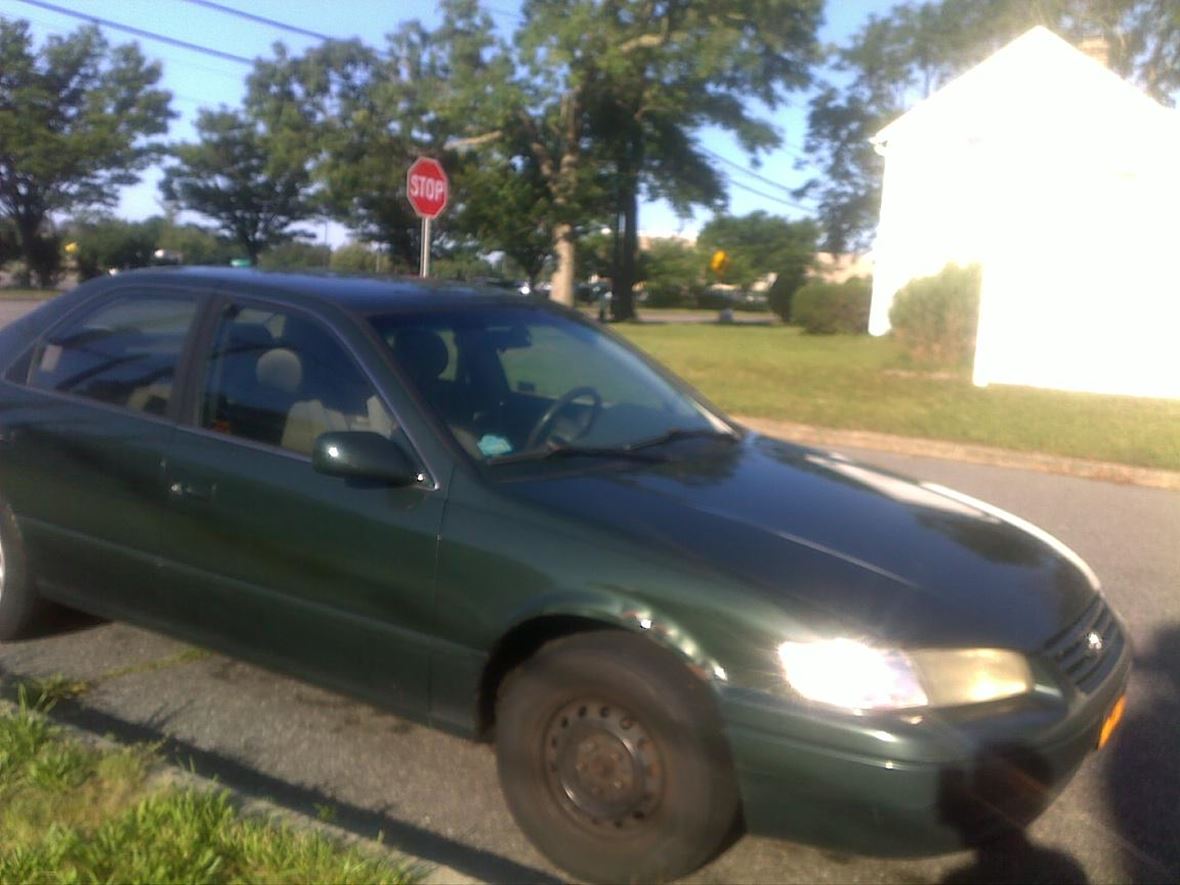 1999 Toyota Camry for sale by owner in Patchogue