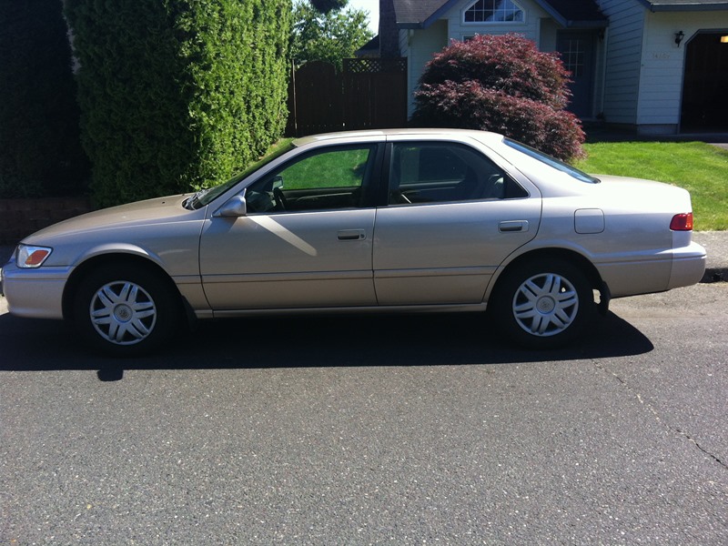 2000 Toyota Camry for sale by owner in VANCOUVER
