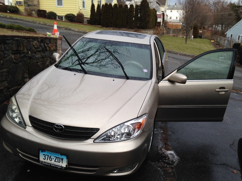 2004 Toyota Camry for sale by owner in BRIDGEPORT