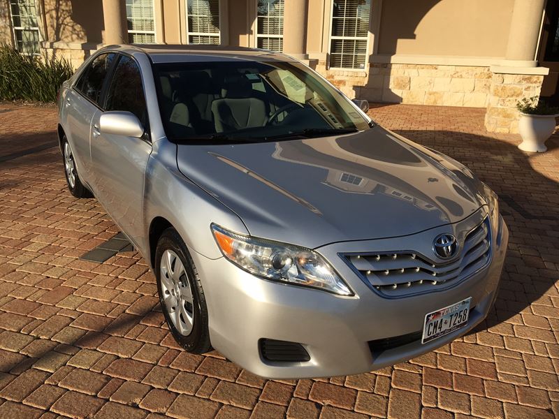 2010 Toyota Camry LE for sale by owner in KATY