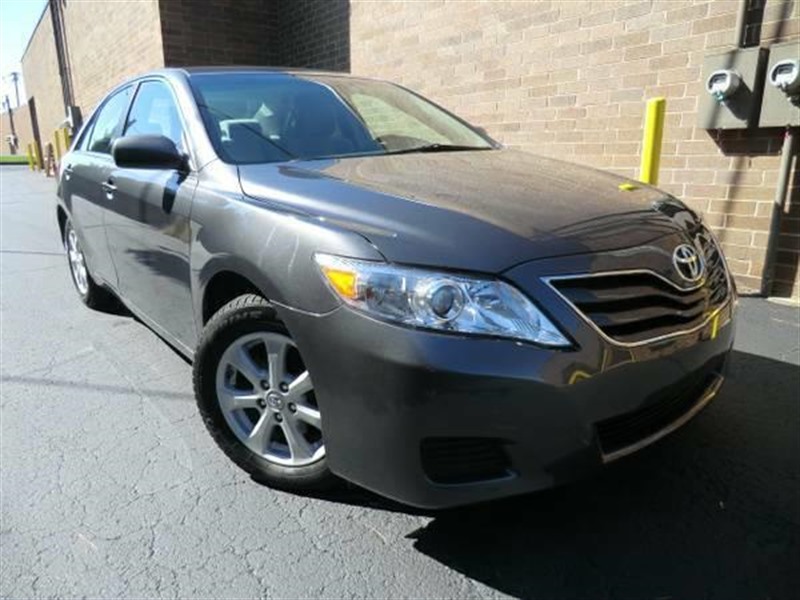 2011 Toyota Camry for sale by owner in DES PLAINES