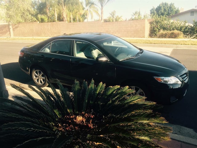 2011 Toyota camry for sale by owner in SYLMAR