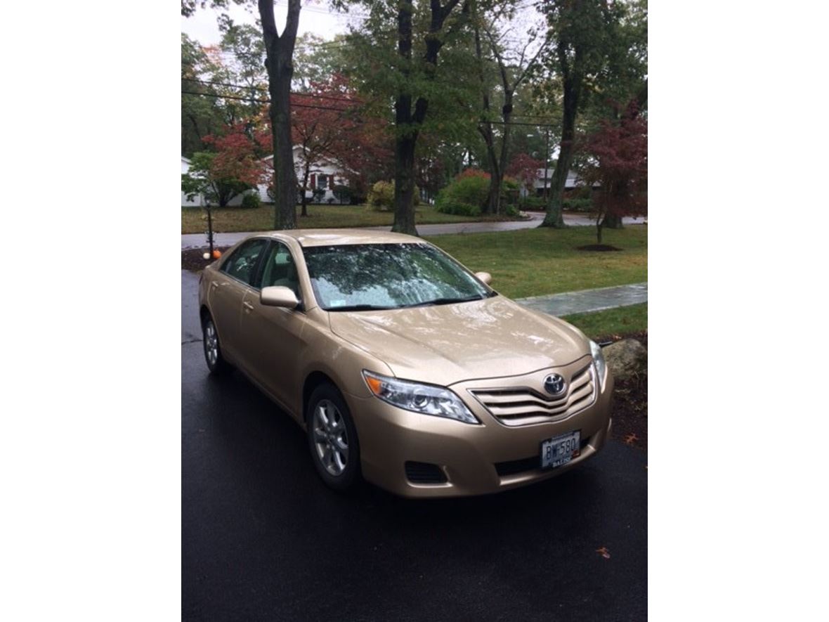 2011 Toyota Camry for sale by owner in Warwick