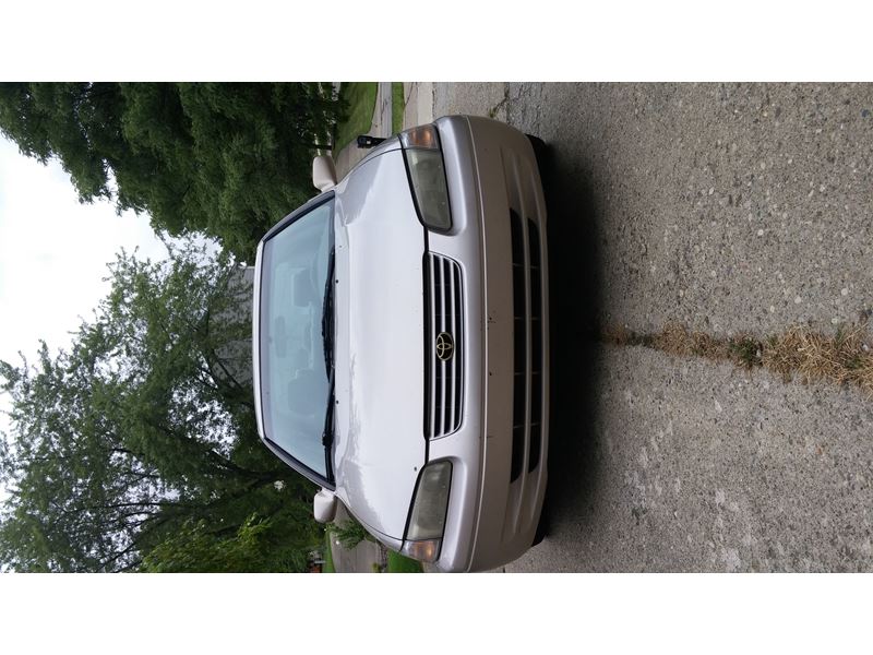 1999 Toyota Camry LE V6 for sale by owner in WEST BLOOMFIELD