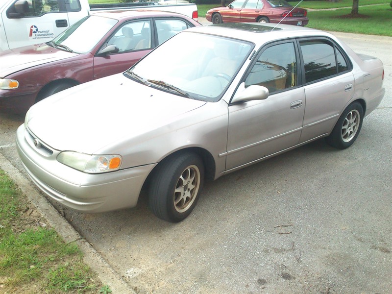 1998 Toyota Corolla for sale by owner in LOUISVILLE